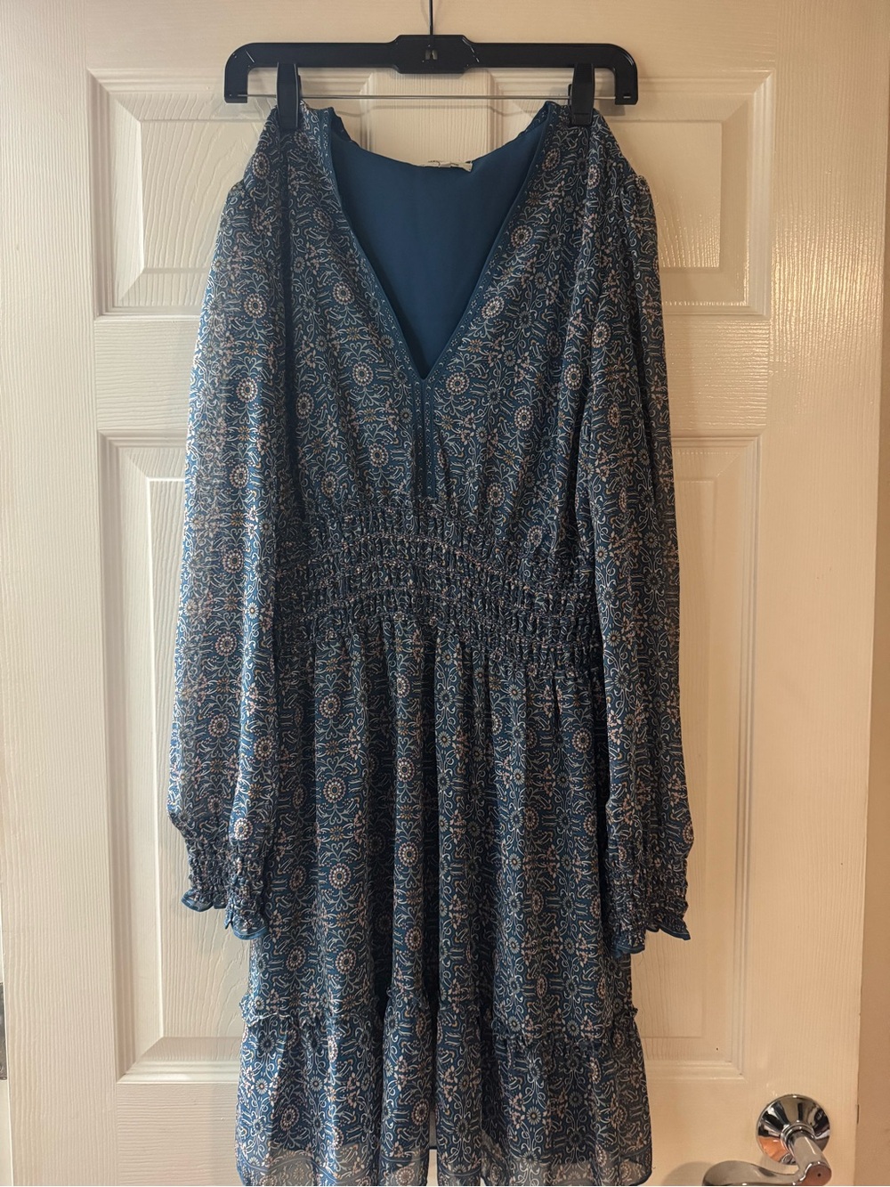 Max Studio Blue Paisley V-Neck Long Sleeve Women's Dress